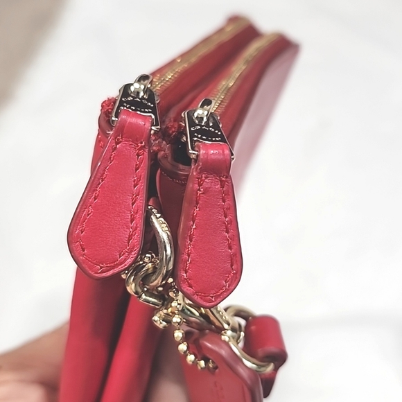 Coach Doble Zipper Red Soft Leather Wristlet . - Picture 12 of 15
